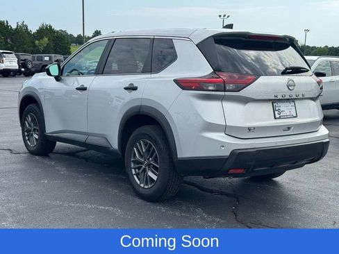 Used 2024 Nissan Rogue S FWD image 6