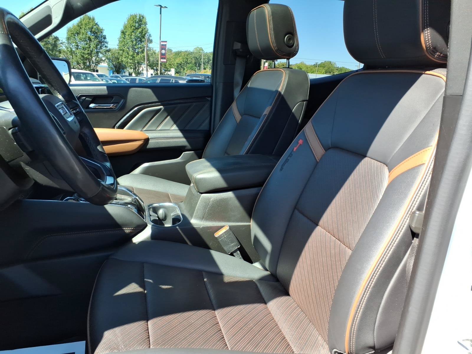 Used 2023 GMC Canyon AT4 w/ AT4 Premium Package AWD/4WD image 14