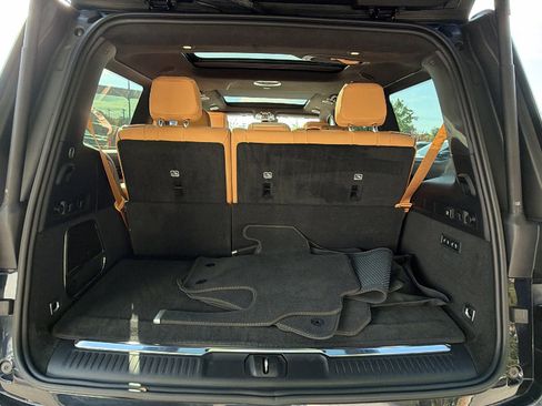 Used 2025 Jeep Grand Wagoneer Series III AWD/4WD image 14