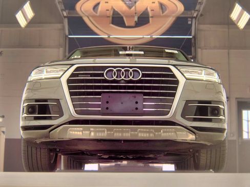 Used 2017 Audi Q7 3.0T Premium Plus AWD/4WD image 4