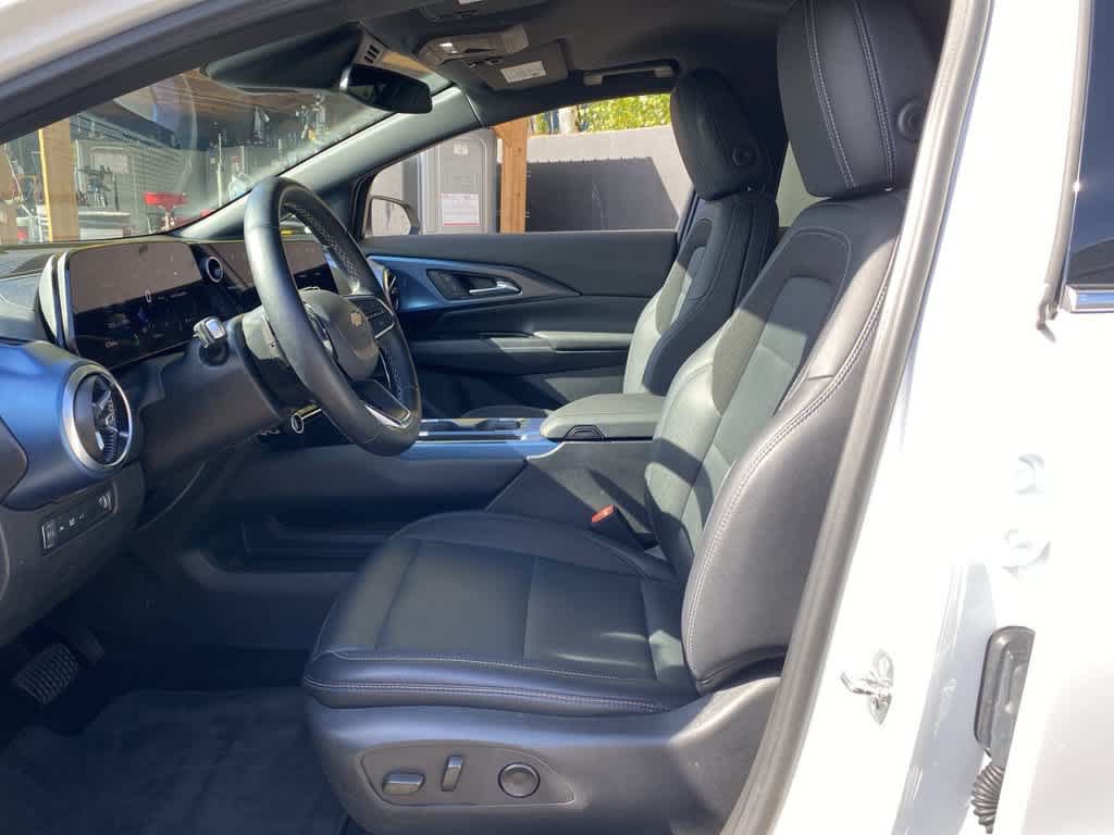 Used 2024 Chevrolet Equinox EV LT AWD/4WD image 13