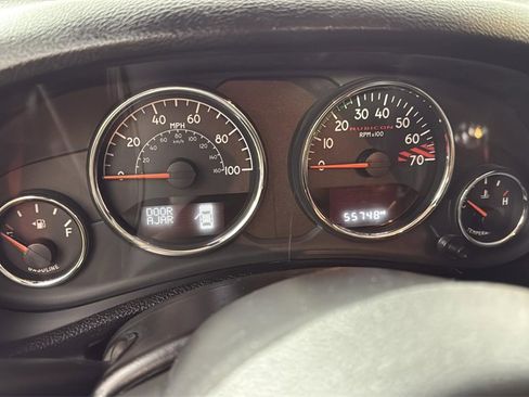 Used 2015 Jeep Wrangler Unlimited Rubicon image 19