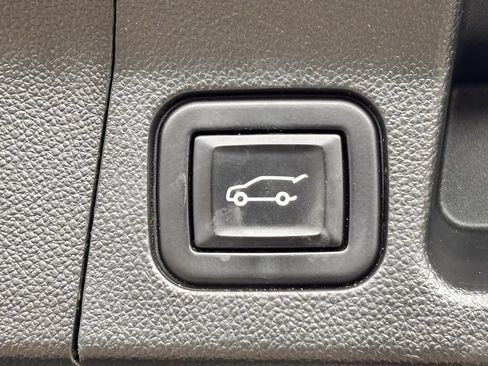 Used 2022 GMC Acadia AT4 w/ Technology Package AWD/4WD image 31