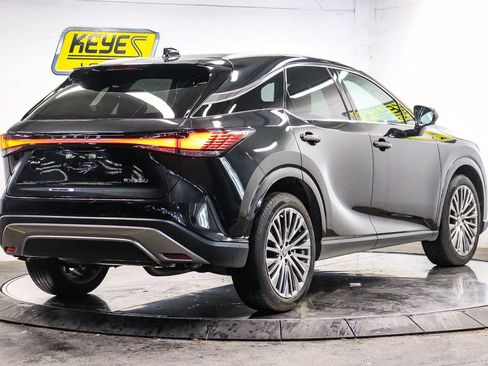 Used 2024 Lexus RX 350 FWD w/ Convenience Package image 4