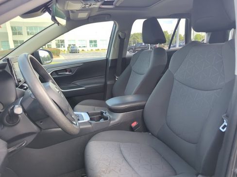 Used 2019 Toyota RAV4 XLE w/ Carpet Mat Package AWD/4WD image 22