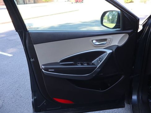 Used 2015 Hyundai Santa Fe Limited w/ Option Group 04 FWD image 25