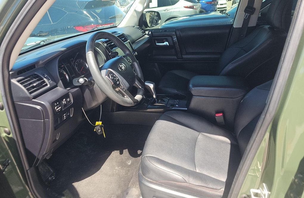 Used 2022 Toyota 4Runner TRD Off-Road Premium w/ Moonroof Package AWD/4WD image 7