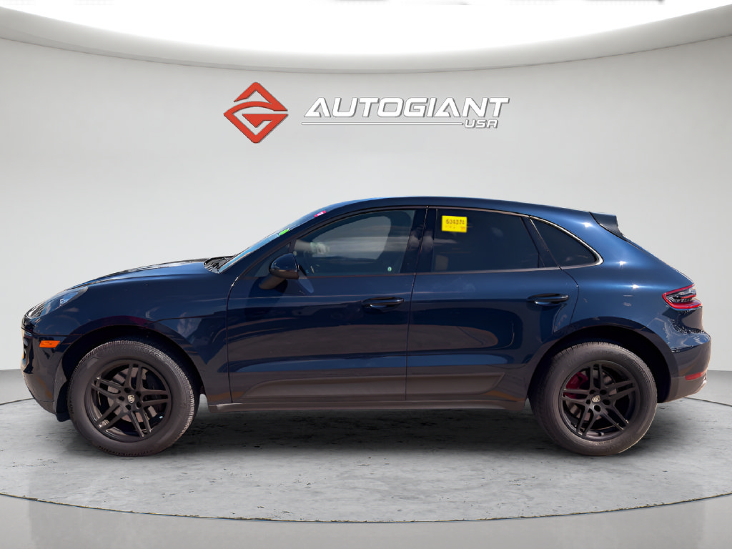 Used 2017 Porsche Macan AWD/4WD image 3
