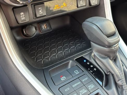 Used 2023 Toyota RAV4 XLE w/ Convenience Package AWD/4WD image 24