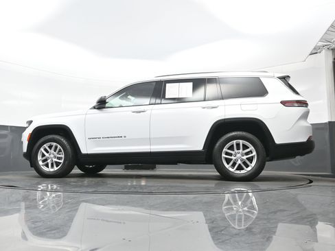 Used 2022 Jeep Grand Cherokee L Laredo w/ Luxury Tech Group I image 28