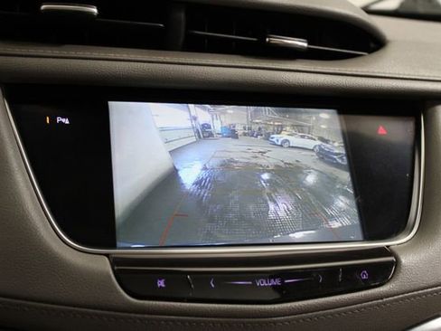 Used 2018 Cadillac XT5 Luxury w/ Driver Awareness Package AWD/4WD image 16
