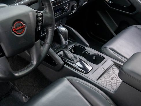 Used 2022 Nissan Frontier PRO-4X w/ Pro-4X Premium Package image 12