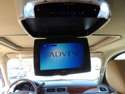 Used 2013 GMC Yukon SLT w/ SLT Chrome Package AWD/4WD image 23