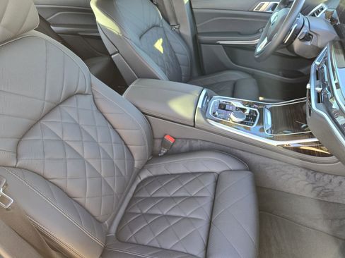 Used 2024 BMW X7 xDrive40i image 19