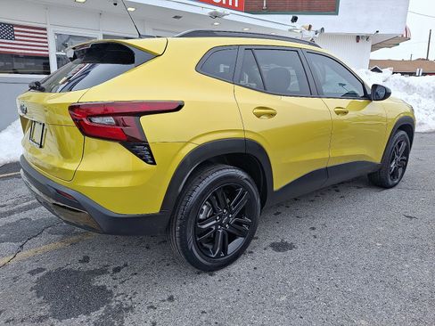 Used 2024 Chevrolet Trax ACTIV w/ Sunroof Package image 5