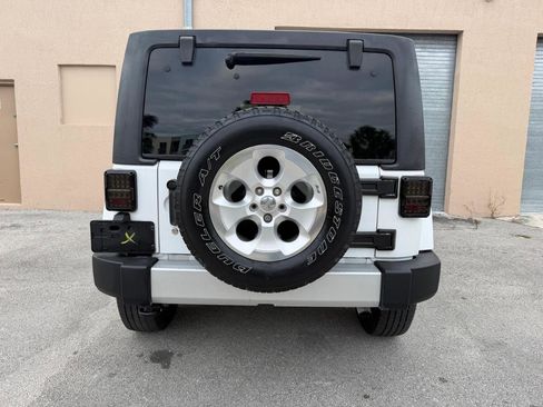 Used 2014 Jeep Wrangler Unlimited Sahara AWD/4WD image 13