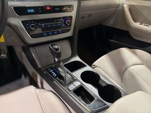 Used 2015 Hyundai Sonata SE image 20