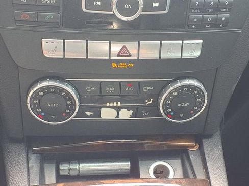 Used 2014 Mercedes-Benz C 250 Luxury image 17