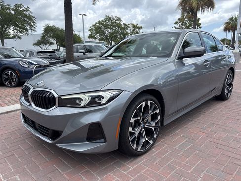 Used 2025 BMW 330i Sedan RWD image 5