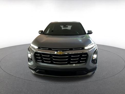 Used 2025 Chevrolet Equinox LT image 4