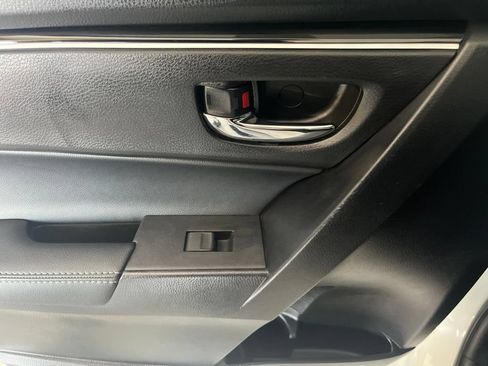 Used 2018 Toyota Corolla XLE FWD image 52