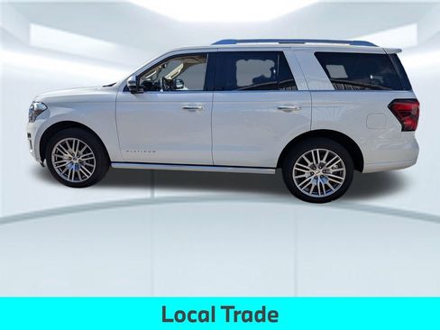Used 2023 Ford Expedition Platinum image 2