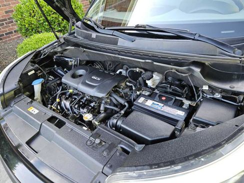Used 2017 Kia Soul FWD image 9