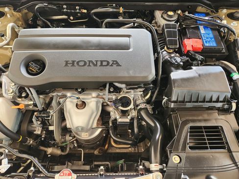 Used 2025 Honda Civic Sport image 29