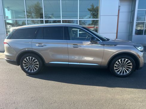 Used 2020 Lincoln Aviator Reserve w/ Equipment Group 201A image 7