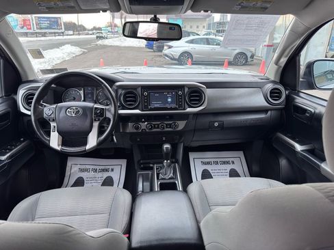 Used 2017 Toyota Tacoma SR5 w/ Tow Package image 38