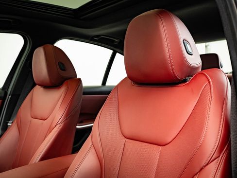 Used 2025 BMW 330i xDrive Sedan image 21