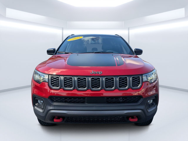 Used 2025 Jeep Compass Trailhawk AWD/4WD image 8