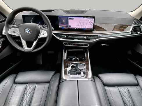 Used 2026 BMW X7 xDrive40i AWD/4WD image 15