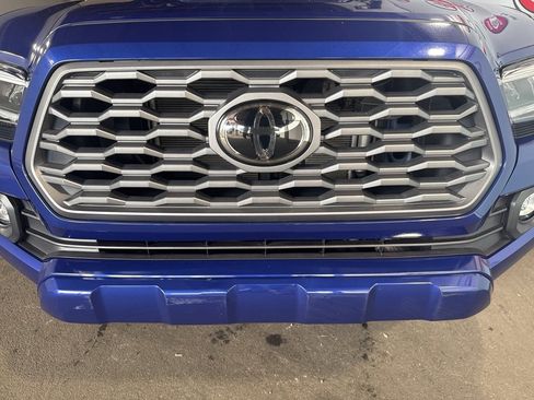 Used 2023 Toyota Tacoma TRD Sport image 14