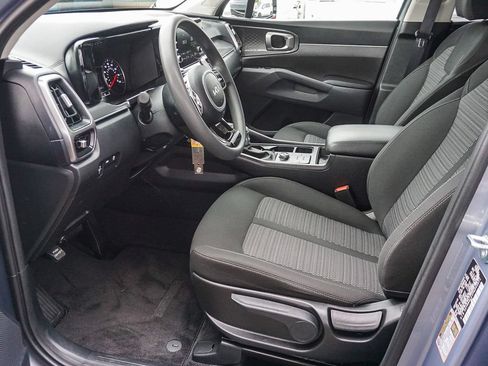 Certified 2023 Kia Sorento LX FWD image 18