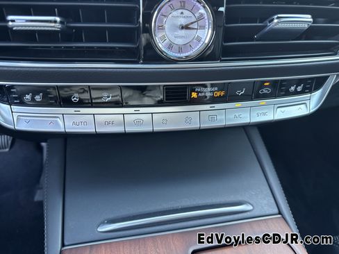 Used 2020 Kia K900 Luxury w/ VIP Package image 35