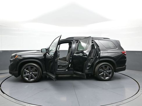 Certified 2023 Honda Pilot Sport image 42