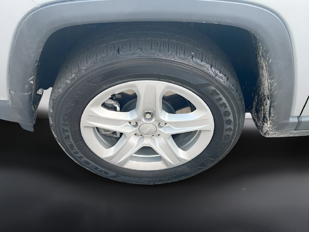 Used 2023 Jeep Compass Sport AWD/4WD image 31