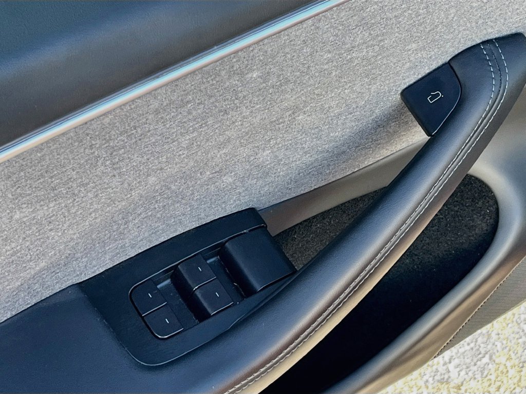 Used 2025 Tesla Model 3 Long Range RWD image 17