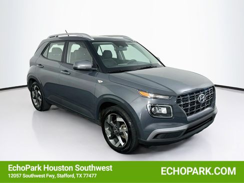 Used 2025 Hyundai Venue SEL FWD image 1