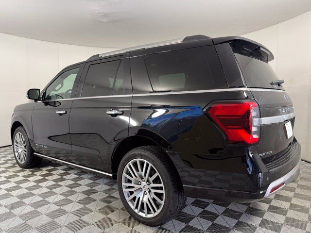 Used 2024 Ford Expedition Platinum AWD/4WD image 4