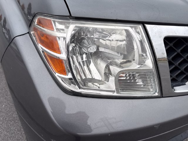 Used 2016 Nissan Frontier SV AWD/4WD image 12