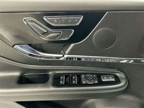 Used 2025 Lincoln Corsair AWD w/ Equipment Group 101A image 11