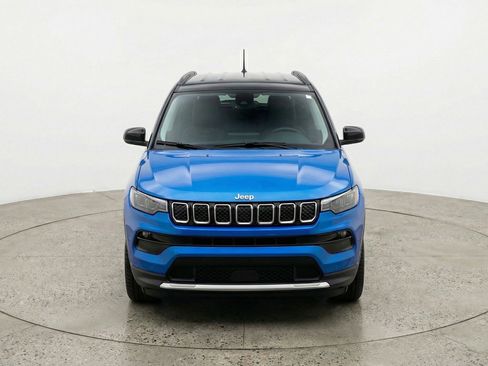 Used 2025 Jeep Compass Limited image 2