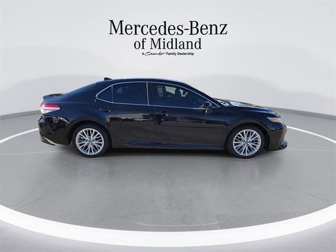 Used 2018 Toyota Camry XLE w/ Driver Assist Package image 9