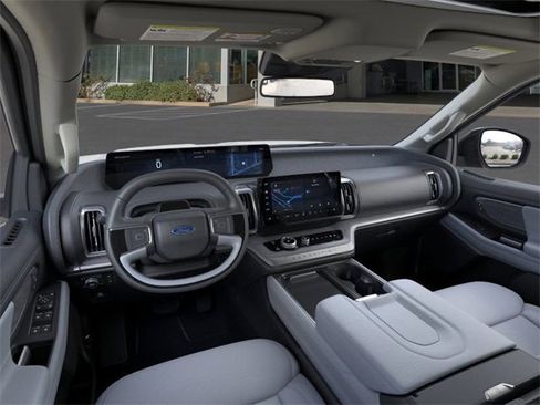 New 2025 Ford Expedition Max Platinum w/ Driver's Package image 9