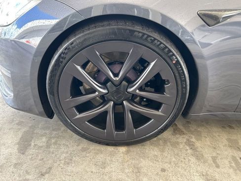 Used 2022 Tesla Model S Plaid image 17