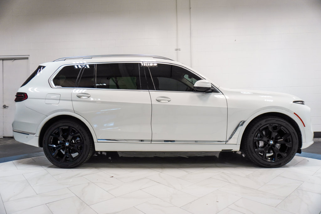 Used 2025 BMW X7 xDrive40i AWD/4WD image 38