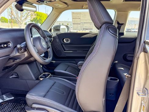 New 2026 MINI Cooper 2-Door Hardtop FWD image 18