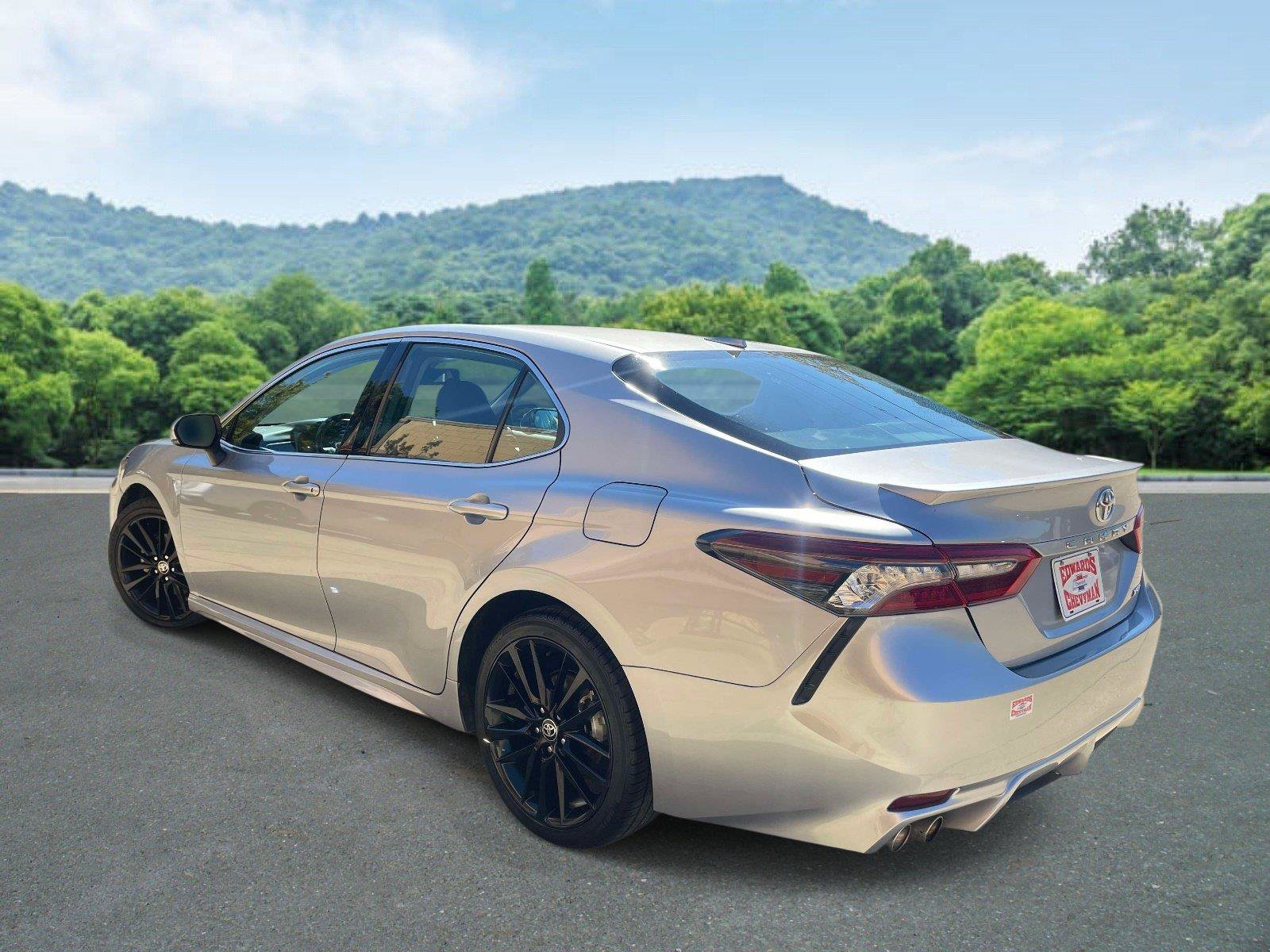 Used 2023 Toyota Camry XSE FWD image 6